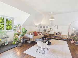 Sitting Room - click for photo gallery